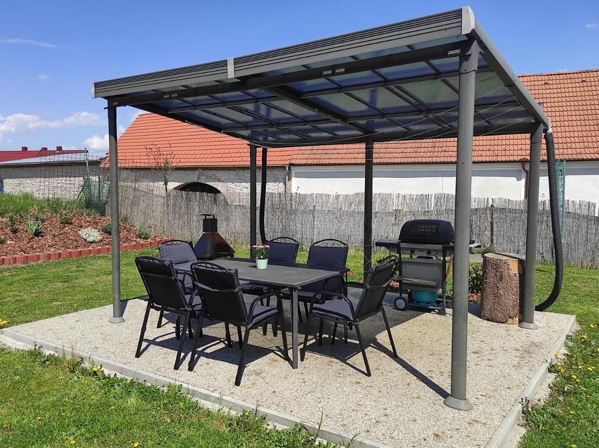 Apartman Pod Sribrnou Horou Lhenice Екстер'єр фото